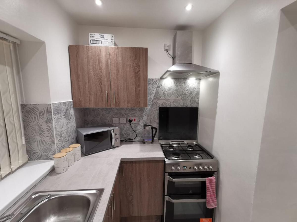 Three Bedroom Modern Apartment By Luton Airport And Luton Station Luaran gambar